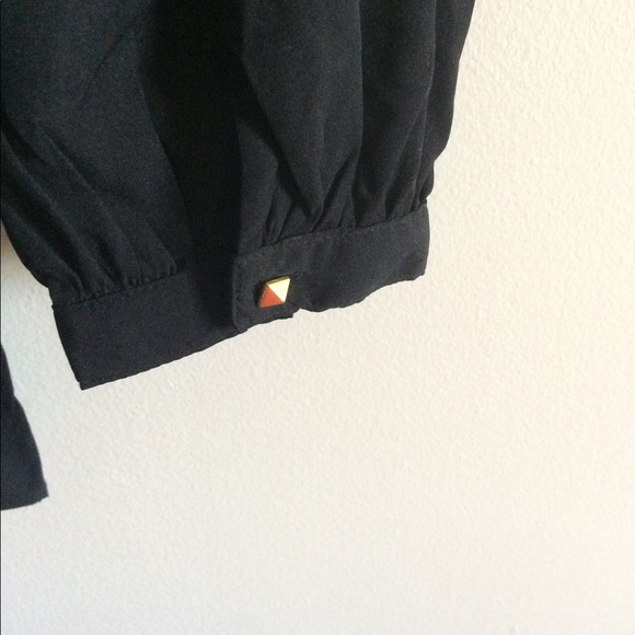 Black tie up blouse - Picture 4 of 4